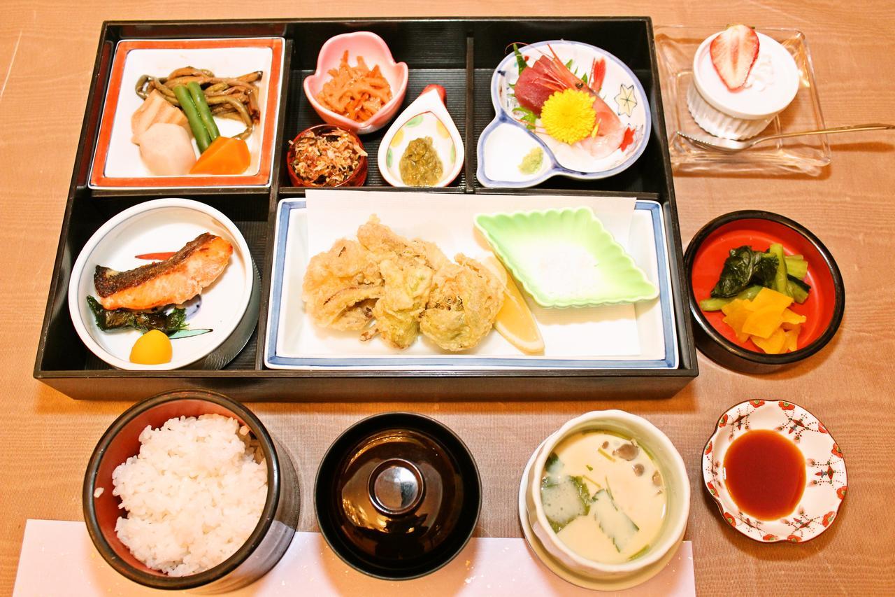 Takahan Yuzawa  Luaran gambar