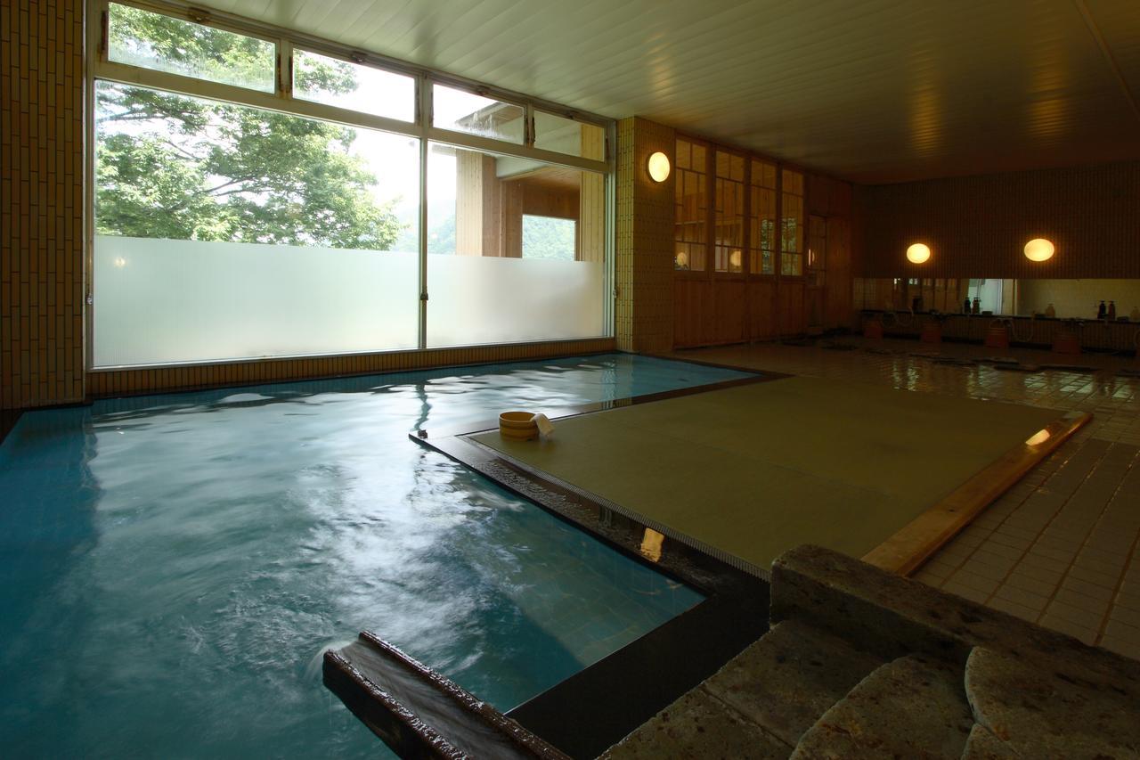 Takahan Yuzawa  Luaran gambar