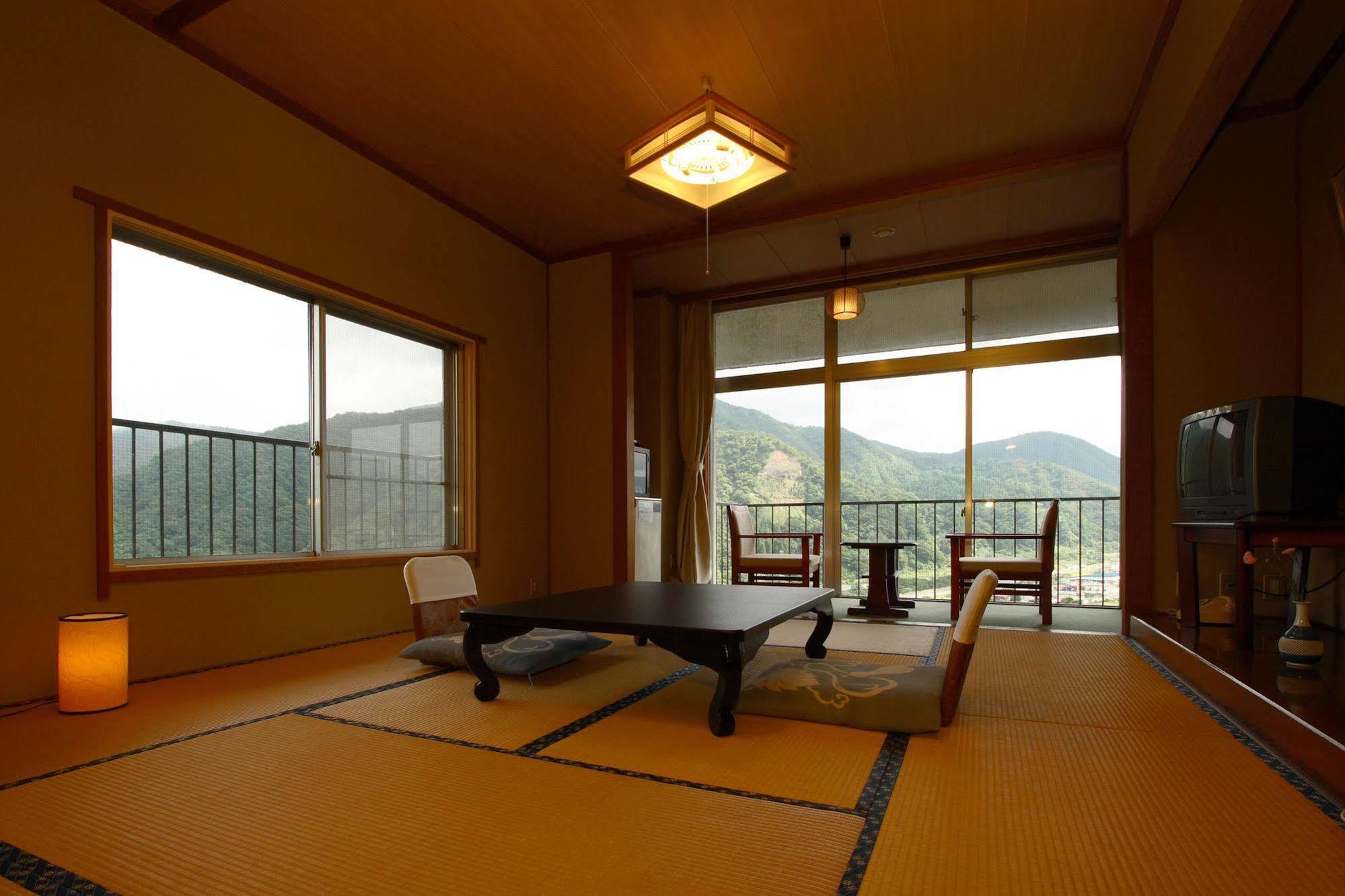 Takahan Yuzawa  Luaran gambar